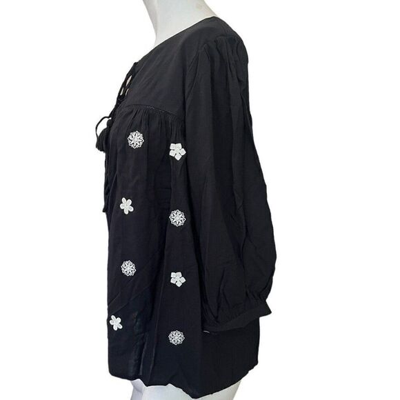 Ladies Small Black Smock Top 3/4 Sleeve Pullover Embroidered Flowers Tassel NWT - Picture 2 of 6